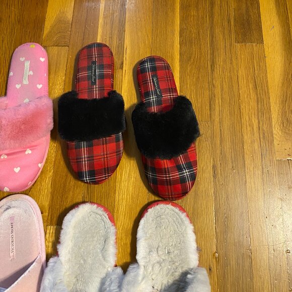 Victoria's Secret Bundle of 4 Slippers Valentines/Xmas/Plaid Size M/L **FIRM** - Picture 4 of 10